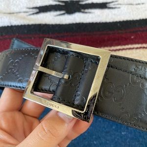 Flawed Gucci monogram belt